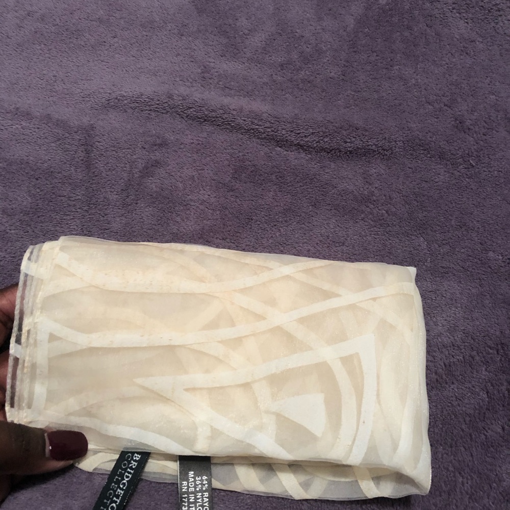 Scarf - Picture 2 of 4